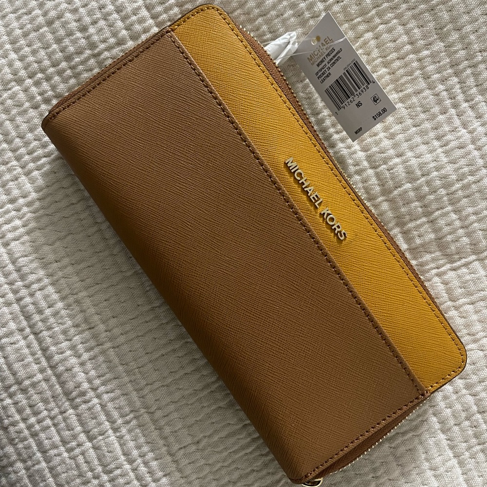 NWT MICHAEL KORS CONTINENTAL WALLET
